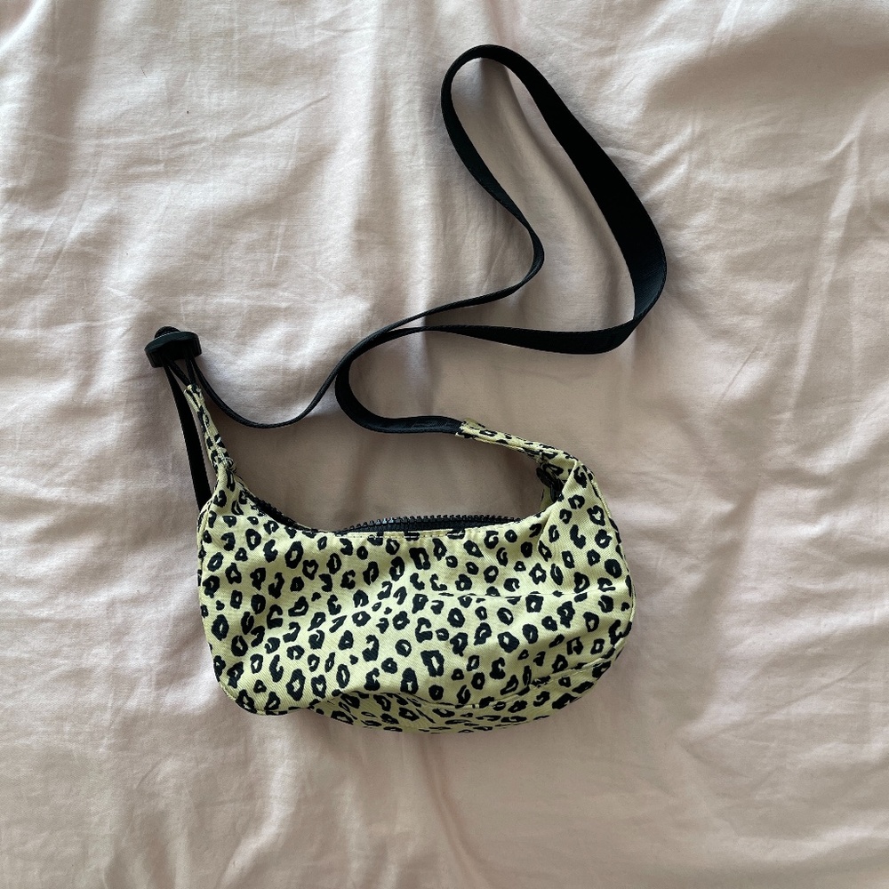 BAGGU Mini Nylon Crescent Bag